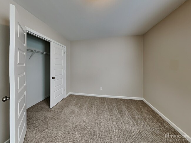 Building Photo - 469 Eastfair Dr