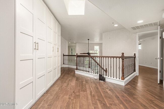 Building Photo - 21 W Pasadena Ave