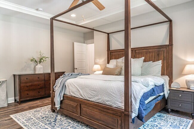 Building Photo - 156 Lakeview Dr