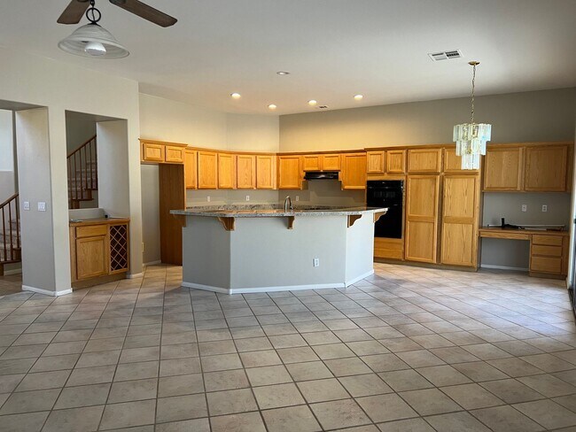Building Photo - 4 Bedroom with Bedroom Downstairs, Pool, O...