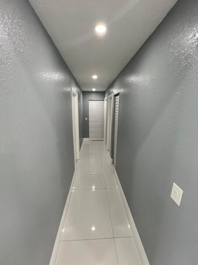Building Photo - Beautiful 3 Bedroom Home in West Lauderhill