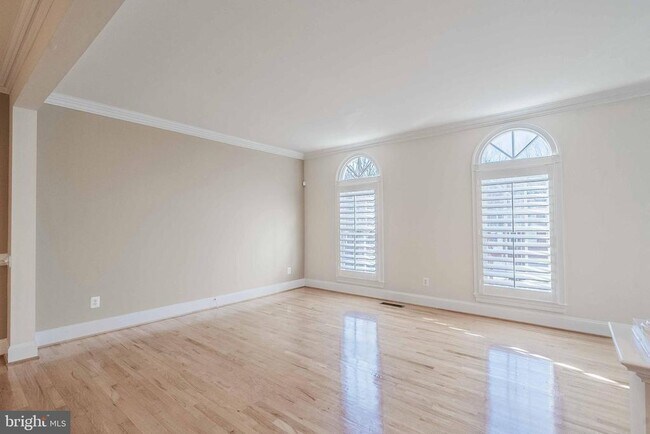 Building Photo - 2303 Sawtooth Oak Ct