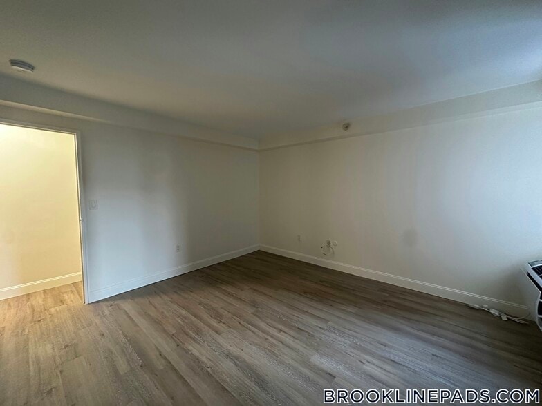 Building Photo - 185 Freeman St