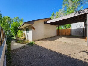 Building Photo - 215 1/2 Ramona Avenue-