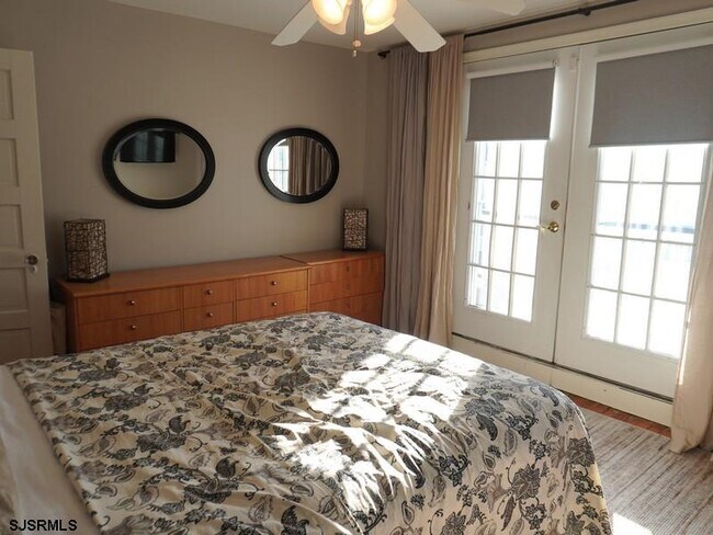 Building Photo - 11 S Baltimore Ave