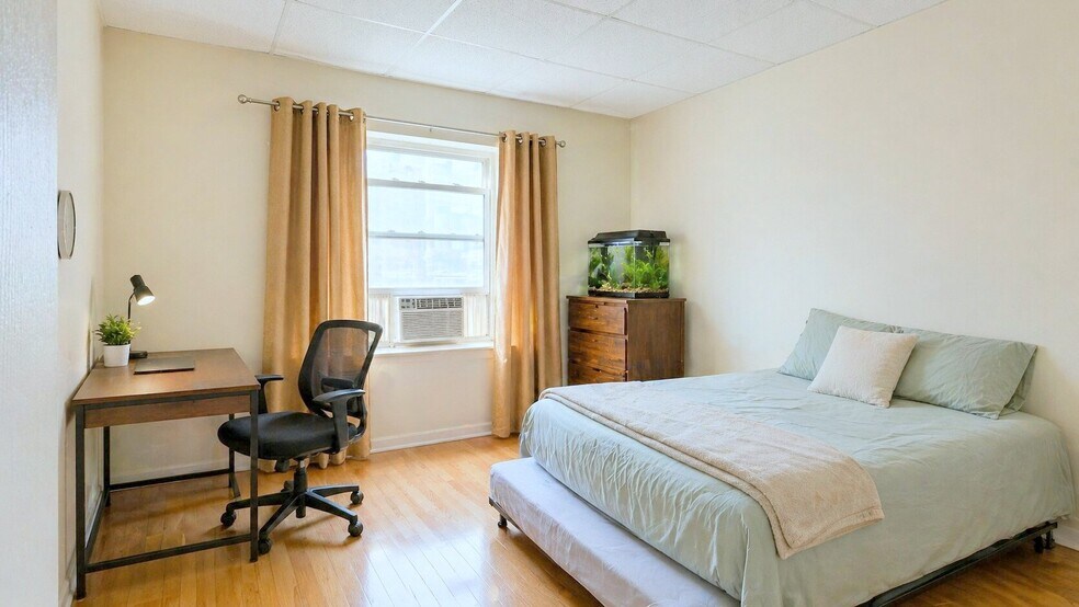 Building Photo - 61 Broadway