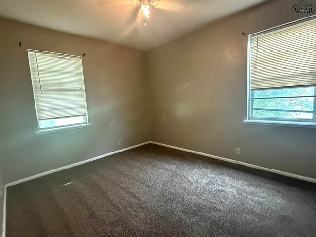 Building Photo - 4811 Cypress Ave