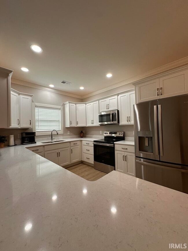 Building Photo - 3795 High Pointe Dr