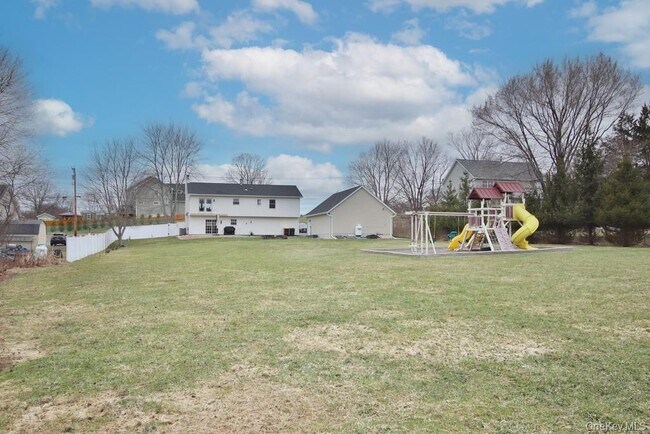 Building Photo - 478 Lake Rd