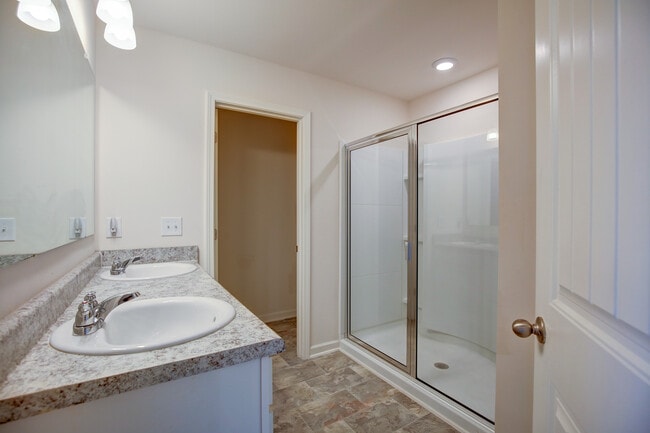 Building Photo - 44 Chastain Cir