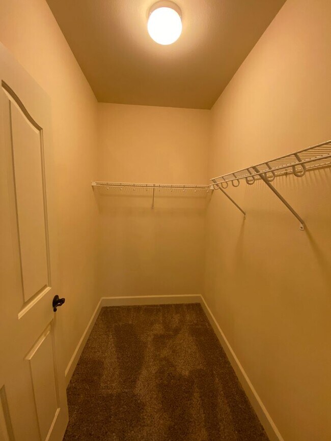 Building Photo - 6800 N Spurwing Loop