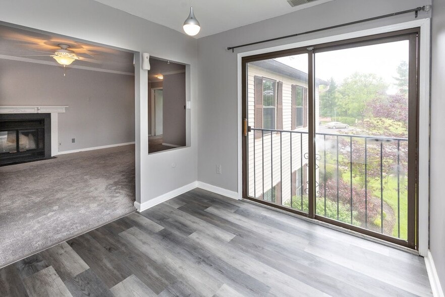 Building Photo - 10-B SUMAC CT