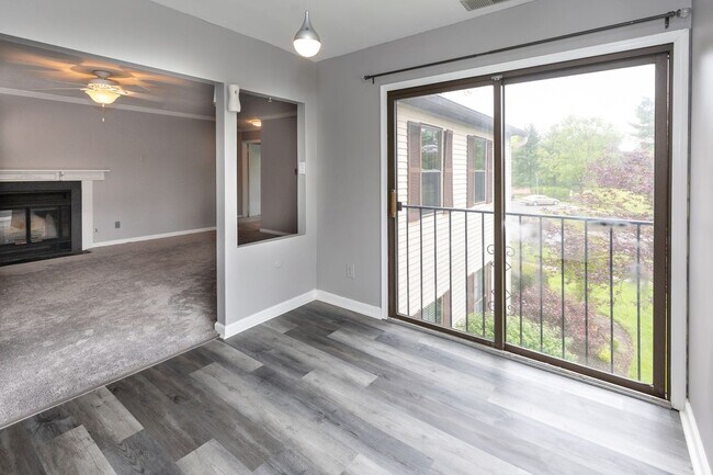Building Photo - 10-B SUMAC CT