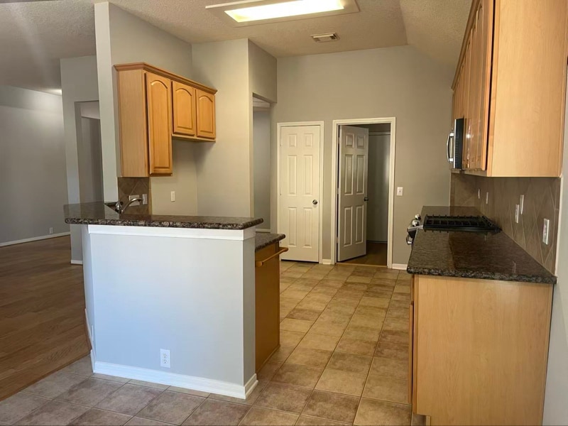 Building Photo - 7411 Maple Run Dr