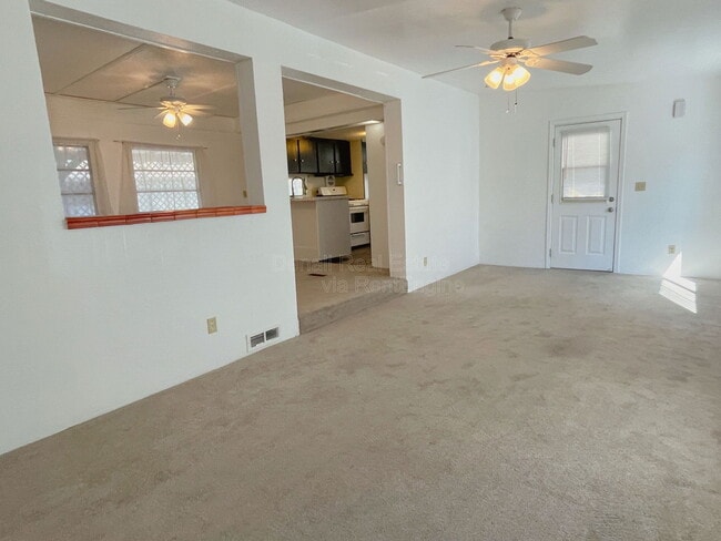 Building Photo - 5709 W Rocking Cir St