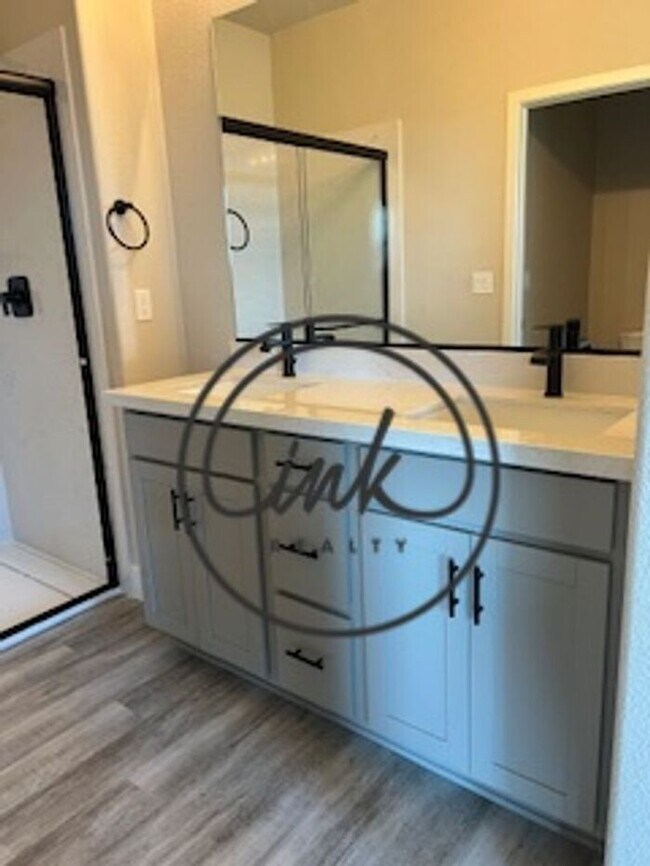 Building Photo - New Townhouses in Gardnerville