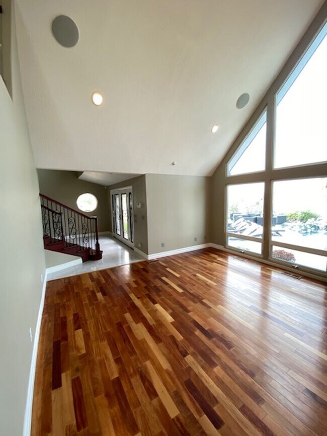 Building Photo - 4145 Dry Creek Rd