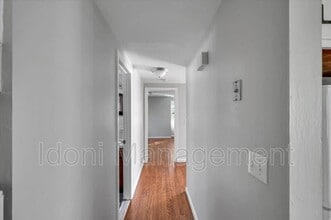Building Photo - 34 Hulse St