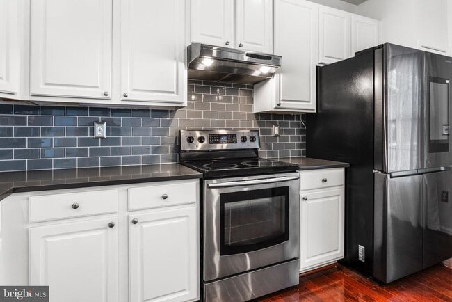 Building Photo - 8220 Silverton Ct