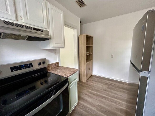 Building Photo - 2861 Ralston Rd