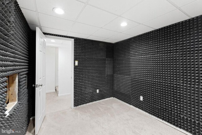 Building Photo - 219 Liberty Dr