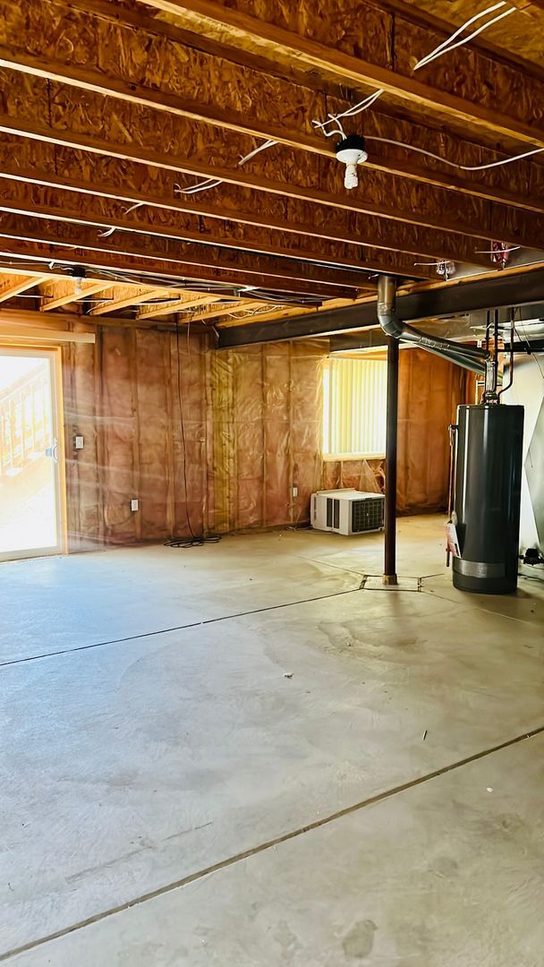 Building Photo - Single Family Home 3 bedroom 2.5 bath Unfi...