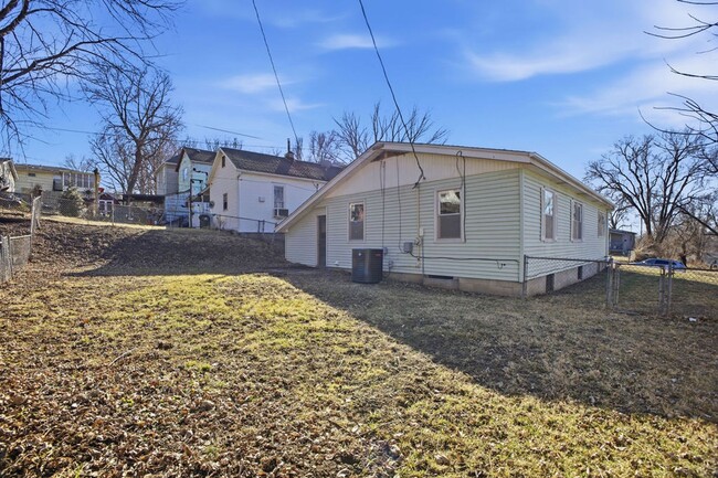 Building Photo - Spacious 3-Bed Home with Finished Basement and Extra Room