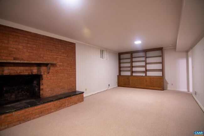 Building Photo - 1313 Grove Rd