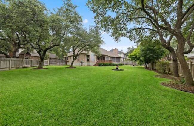 Building Photo - Gorgeous 4/BR 3/BA One-Level Home with Mod...