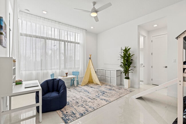 Building Photo - 12884 Wingspan Ct