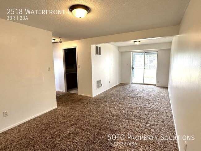 Building Photo - Lovely  3 bedroom, 2 bathroom home located...