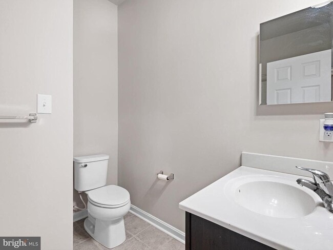 Building Photo - 659 McComb Pl