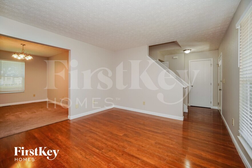 Building Photo - 6594 Danbury Dr