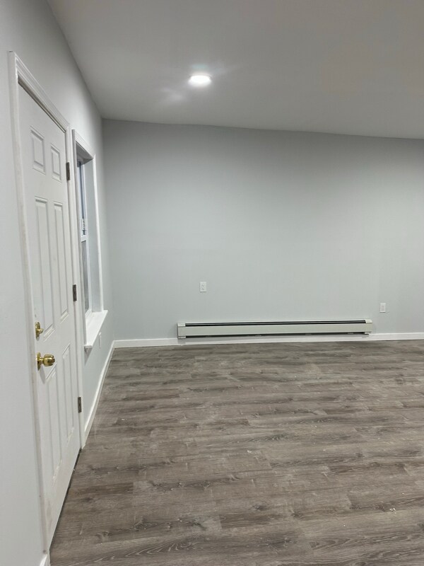 Building Photo - 533 W State St