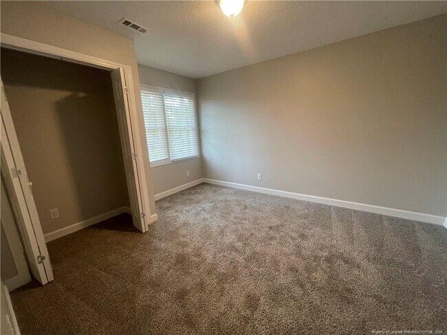 Building Photo - 470 Lennox Dr