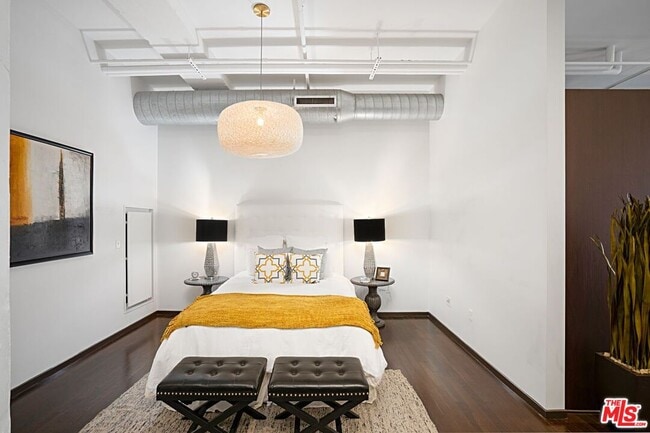 Building Photo - 1645 Vine St