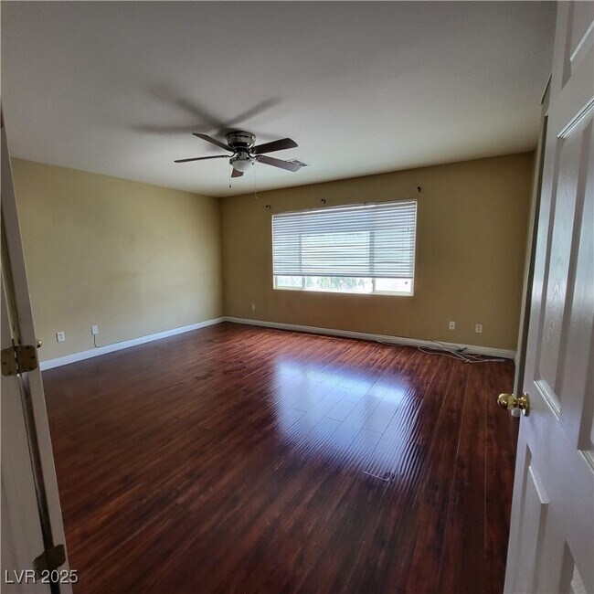 Building Photo - 9957 Ridgehaven Ave