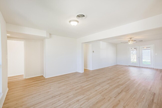 Building Photo - 802 Wright St