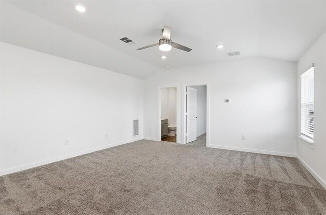 Building Photo - 220 Century Plant Rd