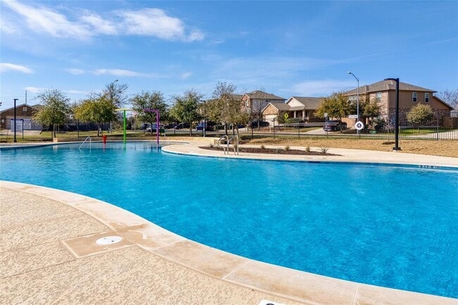 Building Photo - 3204 Egan Dr