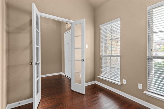 Building Photo - 3310 Greyfriar Dr