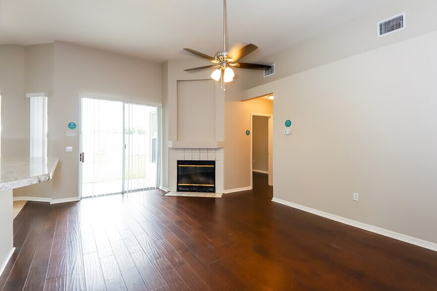 Building Photo - 2014 Cattleman Dr