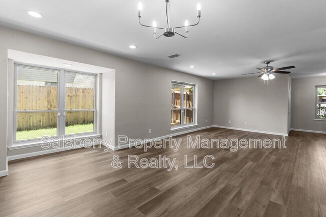 Building Photo - 3620 Harwood Ct