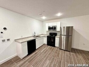 Building Photo - 648 Monticello Ct