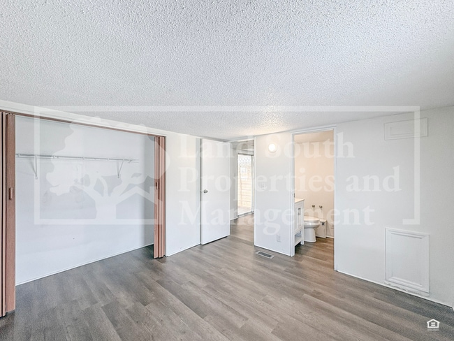 Building Photo - 1175 Meadow Lawn Street