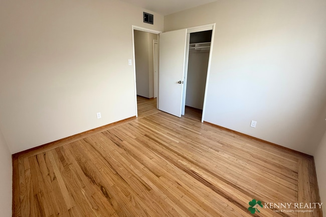 Building Photo - Beautifully Remodeled 3 Bedroom, 2 Bathroo...