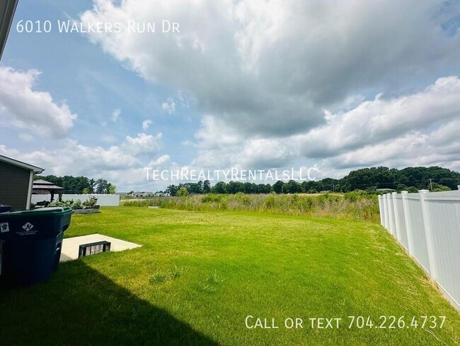 Building Photo - 6010 Walkers Run Dr