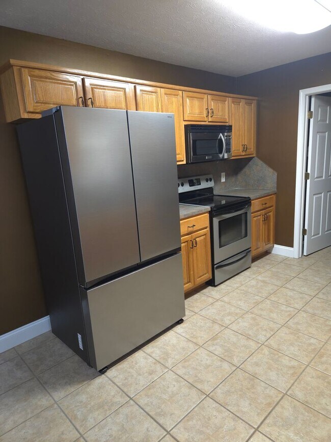 Building Photo - FOR RENT in NORTH COLUMBUS! Available NOW!