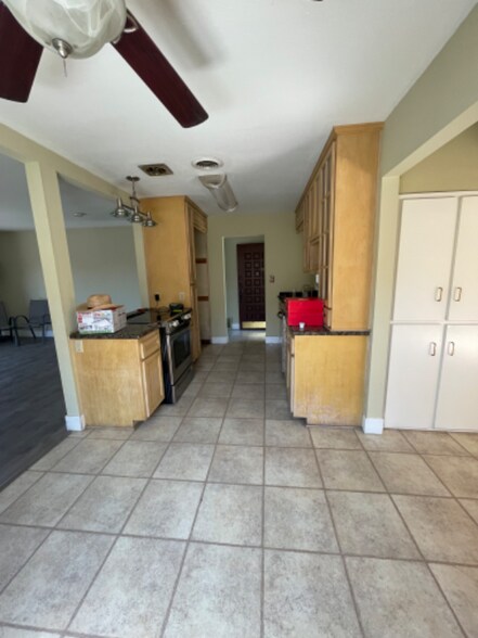 Building Photo - 416 Bruce Ave