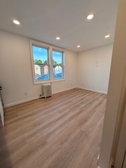 Building Photo - 13323 114th St